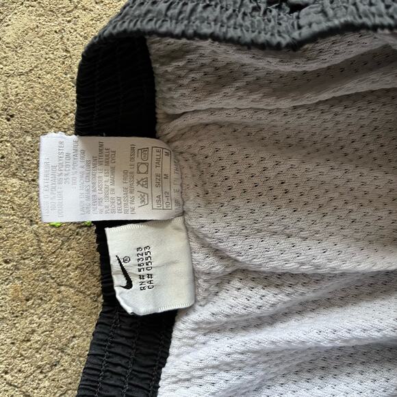Vintage‎ 90s Nike Black Boy M 10-12 Sporty Nylon Jogger Windbreaker Swishy Pants - Picture 11 of 11